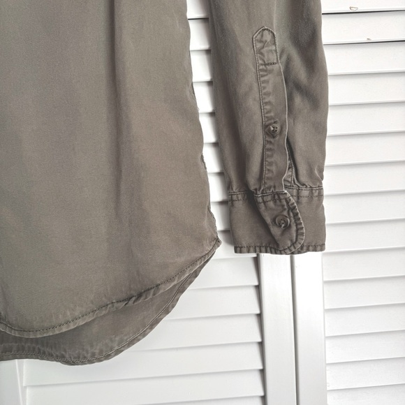 Marine Layer Hadley Button Down Shirt Top in Worn Olive Size XS Hiking Camping - Picture 6 of 7